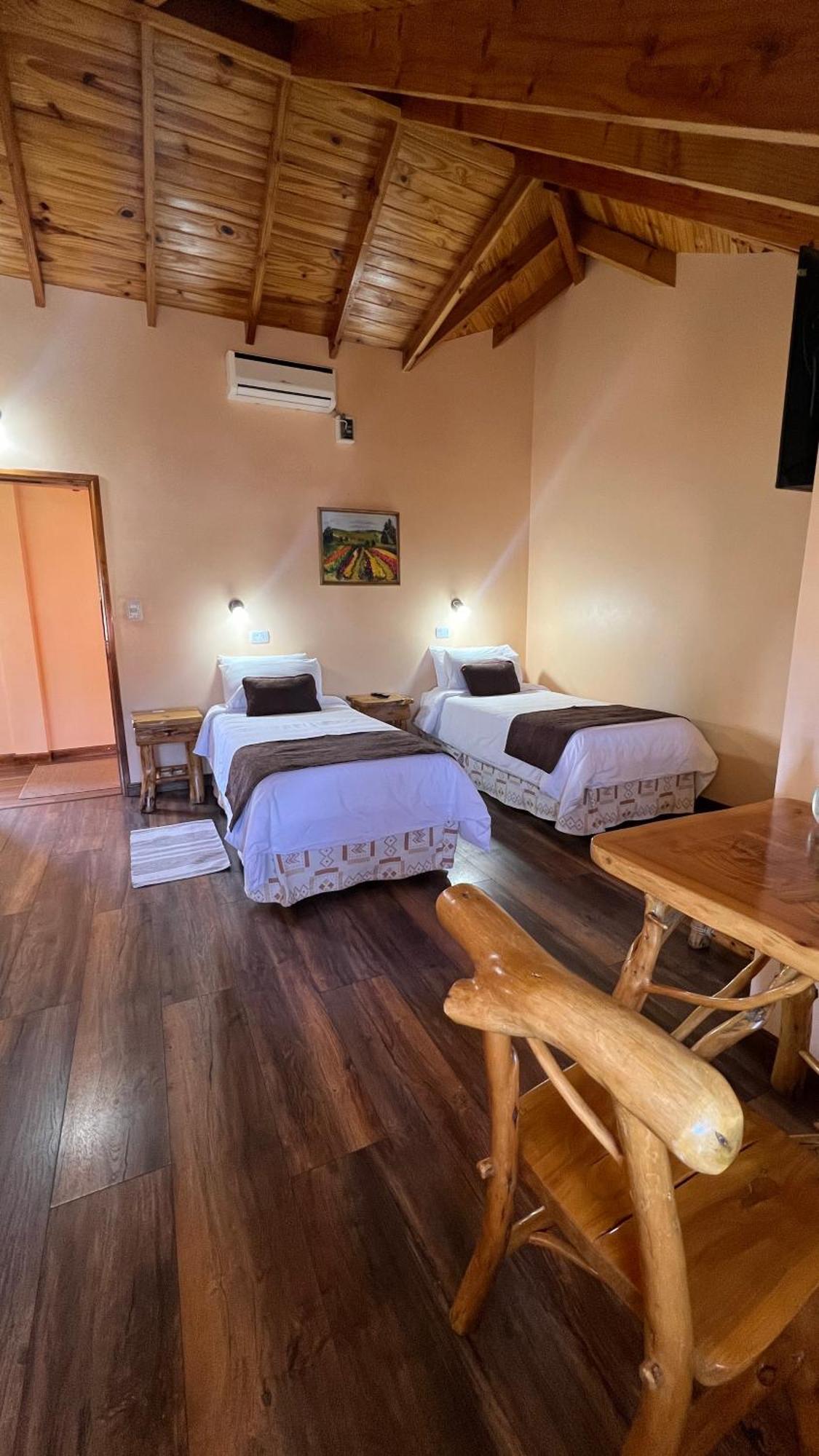 Hotel Y Cabanas Casa De Piedra Trevelín Eksteriør bilde